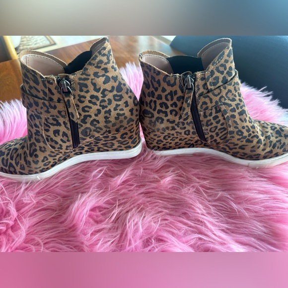 🐆Chetah 🐆platform ankle sneakers💋 - Picture 3 of 4